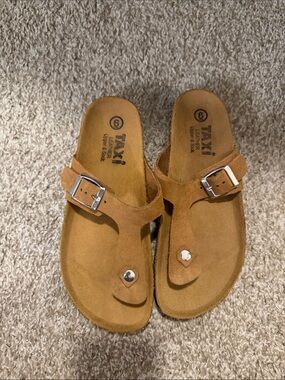 Taxi Leather Thong Sandals Women’s Size 6 Tan Suede Cork Footbed Comfort Sandals